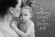 Load image into Gallery viewer, Tilly font monoline