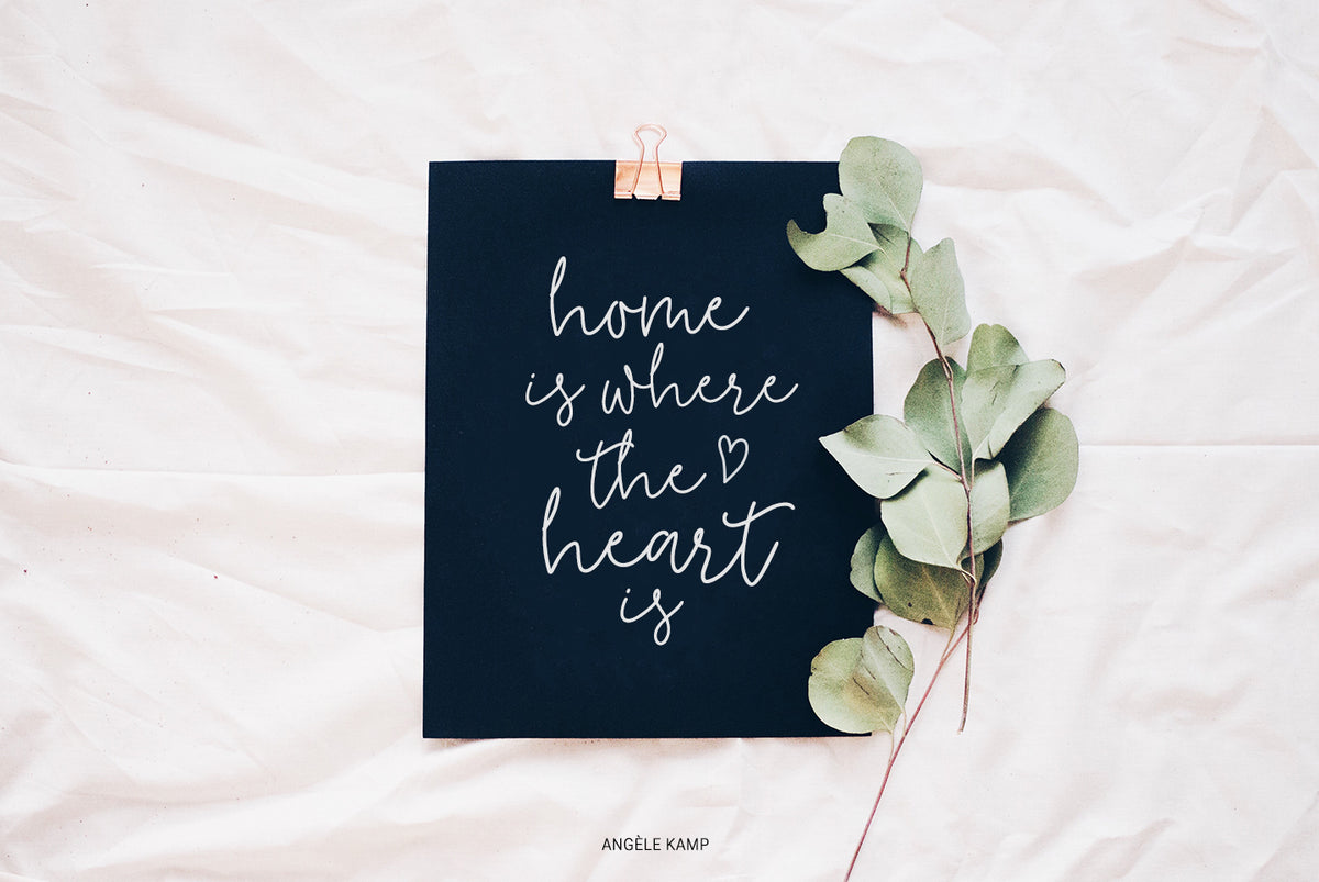 Tilly font monoline